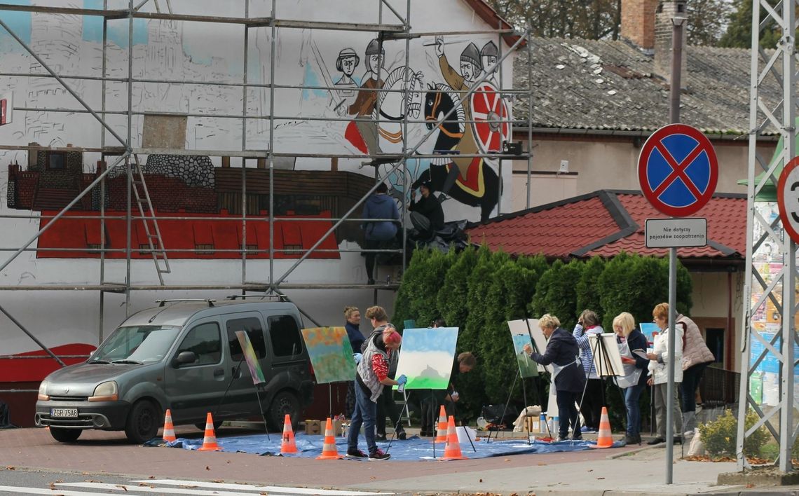 Powstają kolejne elementy muralu