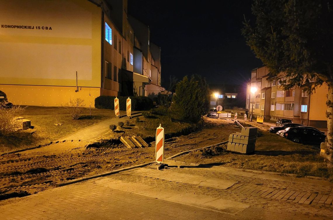 Robią dwa fragmenty dróg na Sójczym Wzgórzu Robią dwa fragmenty dróg na Sójczym Wzgórzu