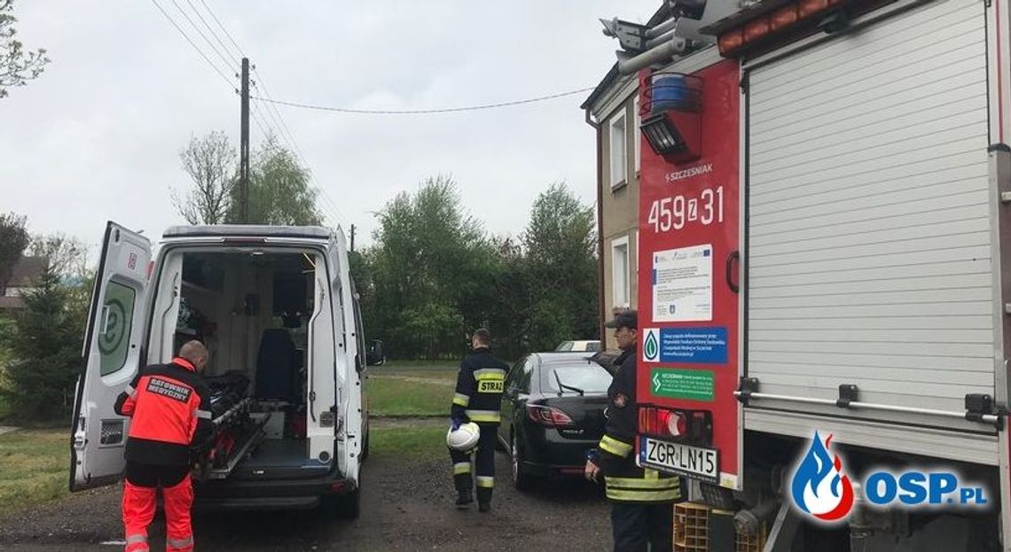 Starsza kobieta wzywała pomocy. Drzwi były zamknięte
