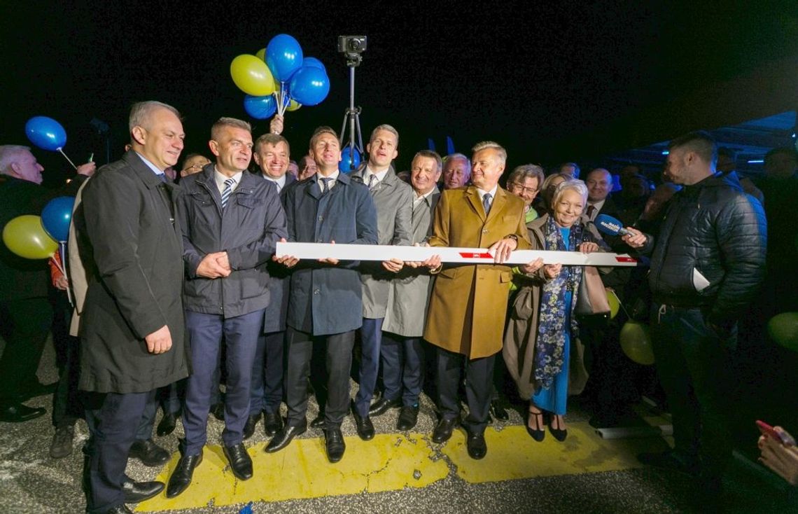 Tort i symbolicznie podniesiony szlaban. Świętujemy w regionie 15 lat Polski w Unii Europejskiej