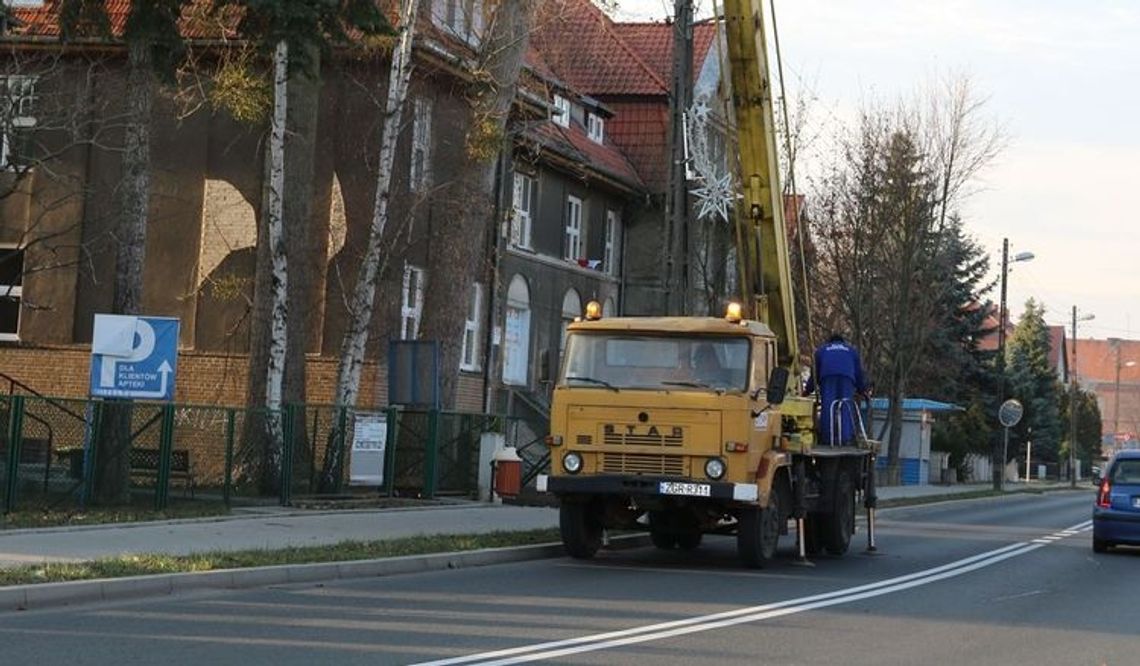 Ulice Chojny nabierają świątecznego klimatu