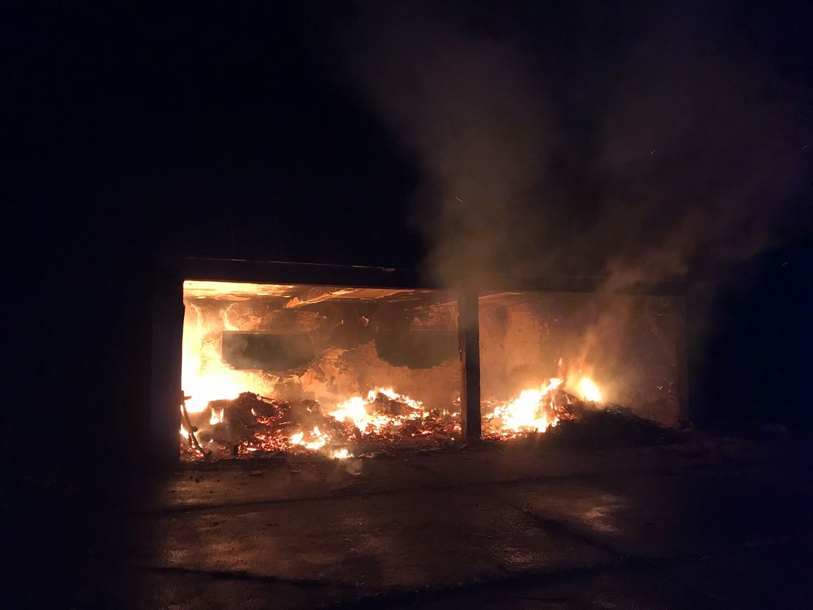 Wandale podpalili magazyn na strażackim poligonie