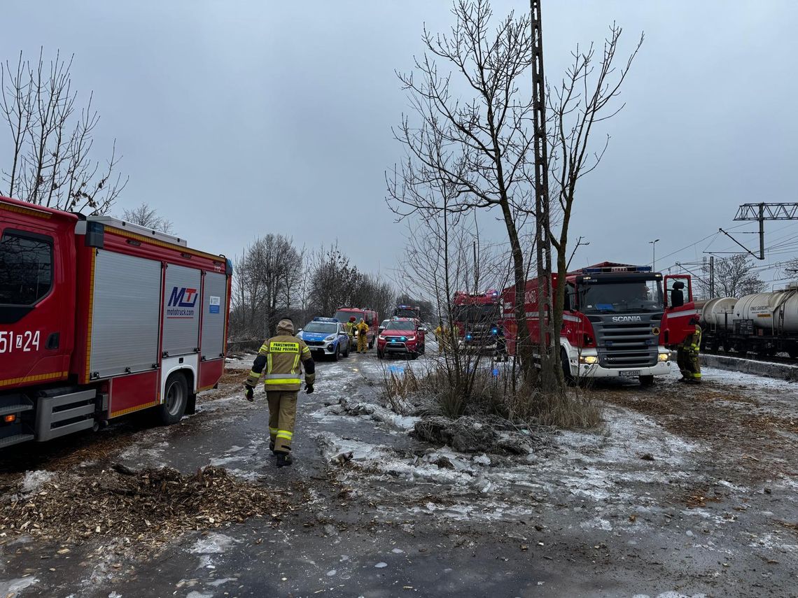 Wyciek kwasu siarkowego w Mieszkowicach! Trwa akcja służb Wyciek kwasu siarkowego w Mieszkowicach! Trwa akcja służb