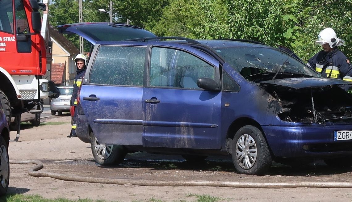 Wyskoczyła z płonącego samochodu