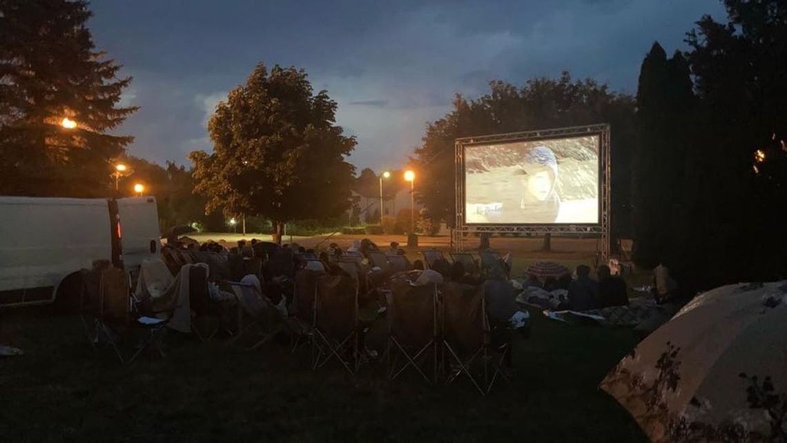 Kino pod chmurką w historycznym miejscu