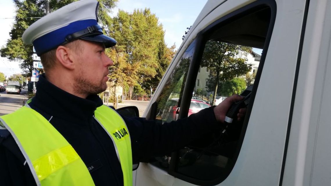 Zatrzymany kierowca Skody w Gryfinie – poważne naruszenia przepisów Zatrzymany kierowca Skody w Gryfinie – poważne naruszenia przepisów