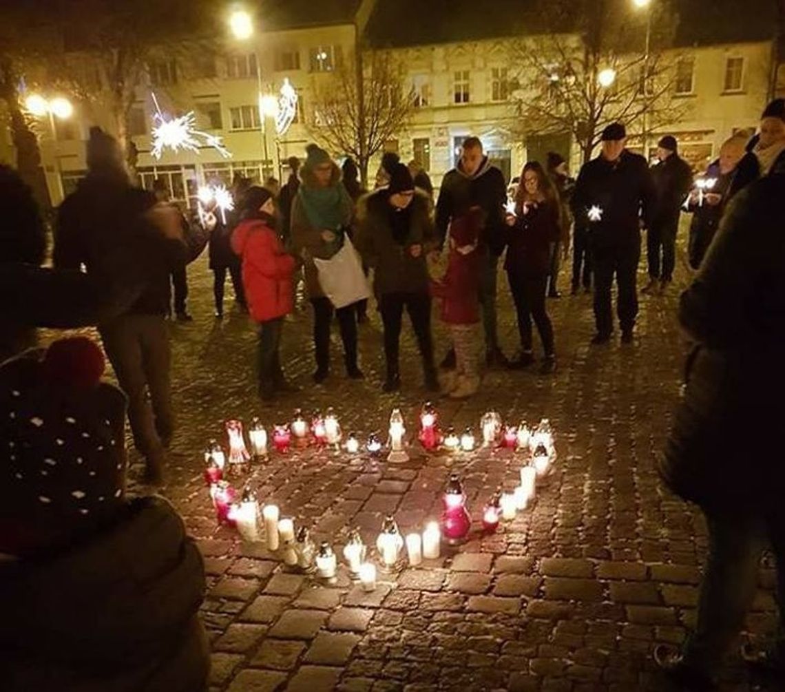 Zimny ognie, jako światełka solidarności Jurkowi, a znicz ku pamięci śp. Pana Prezydenta Pawła Adamowicza [FOTO, VIDEO]