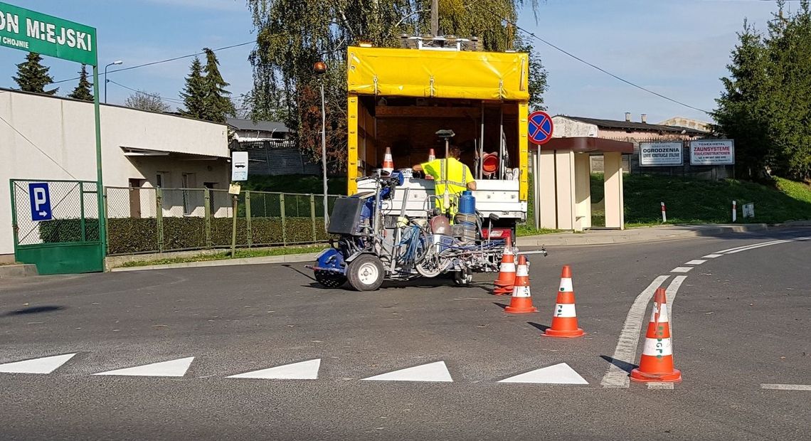 Zostawili pachołki na drodze Zostawili pachołki na drodze