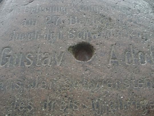 Kamień upamiętniający wizytę króla Gustawa II Adolfa w Chojnie.